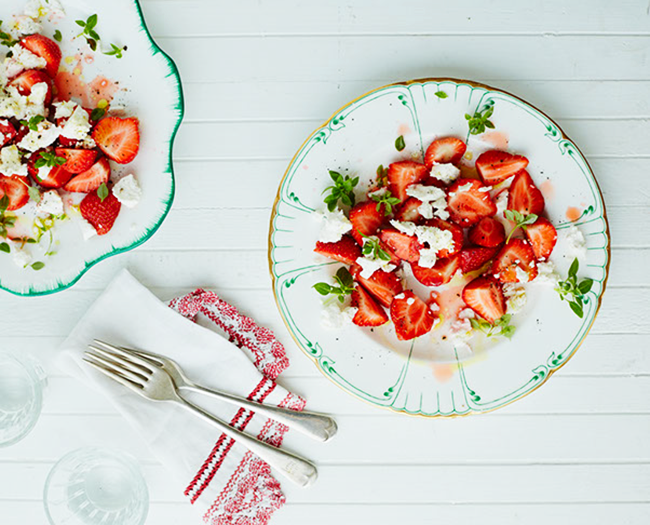 Goat’s cheese, strawberry & basil salad